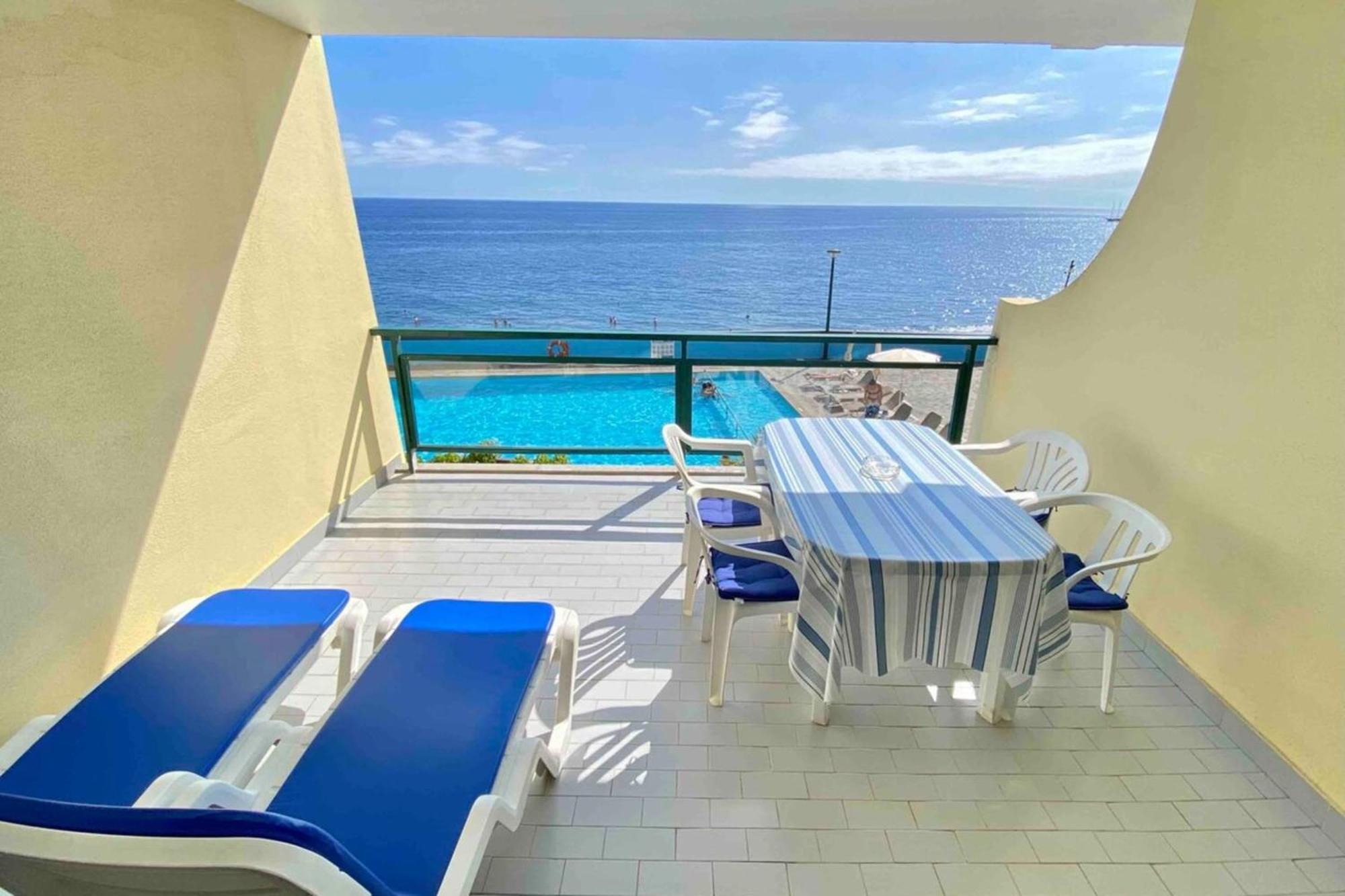 Serene Seaside Formosa Apartment *